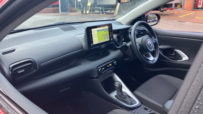 Toyota Yaris 1.5 Hybrid Design 5dr CVT Hybrid Hatchback